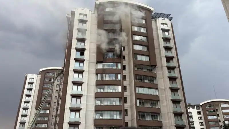 Ankara'daki 14 Katlı Binada Yangın: Can Pazarı ve Kurtarma Mücadelesi