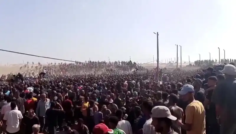 İsrail, İnsani Yardım Almaya Çalışan Filistinlilere Saldırdı: 30 Ölü