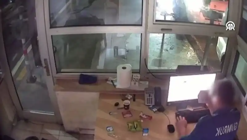 Kapıkule Sınır Kapısı'nda Rüşvet Skandalı: 23 Gümrük Görevlisi Tutuklandı!