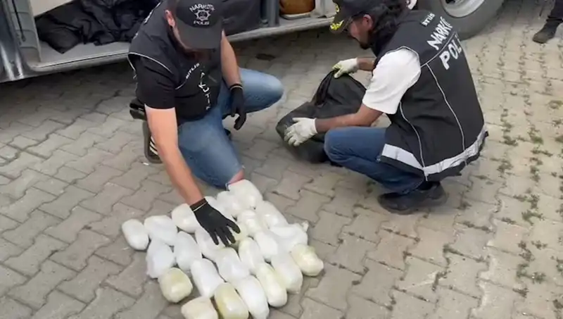 Yolcunun Valizinden Çıkan 13 Kilo Metamfetamin Olayı Üzerine Derinlemesine İnceleme