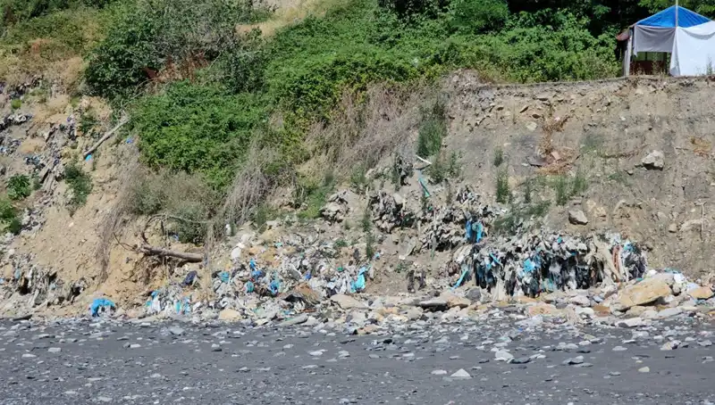 Kozlu Sahil'de Görülmemiş Çöp Yığını: Doğa için Uyarı Zamanı!