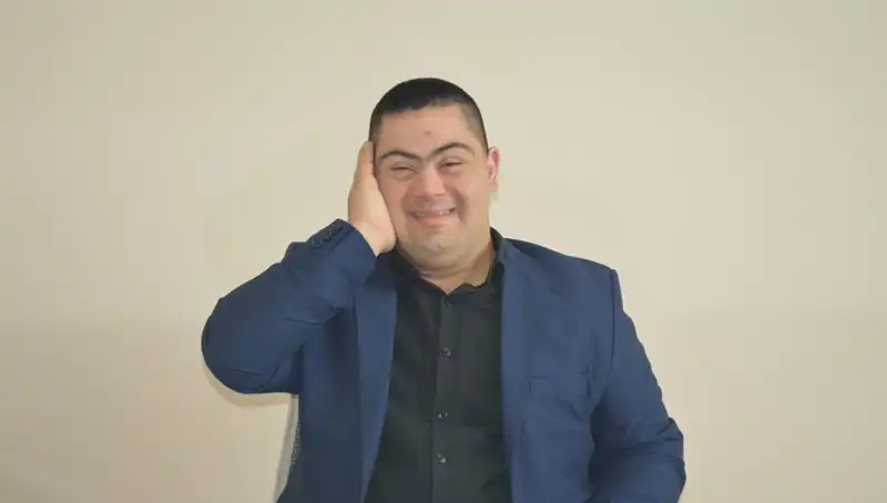 Down Sendromlu Genç Erdinç'in Hayali: Müzik ile Tüm Dünyayı Etkilemek