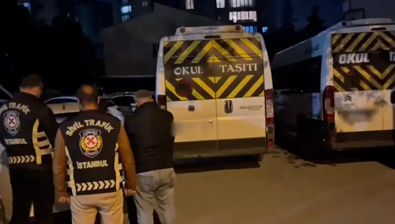 Sosyal Medyada Şok Yaratan Görüntüler: İki Servis Sürücüsü Yakalandı
