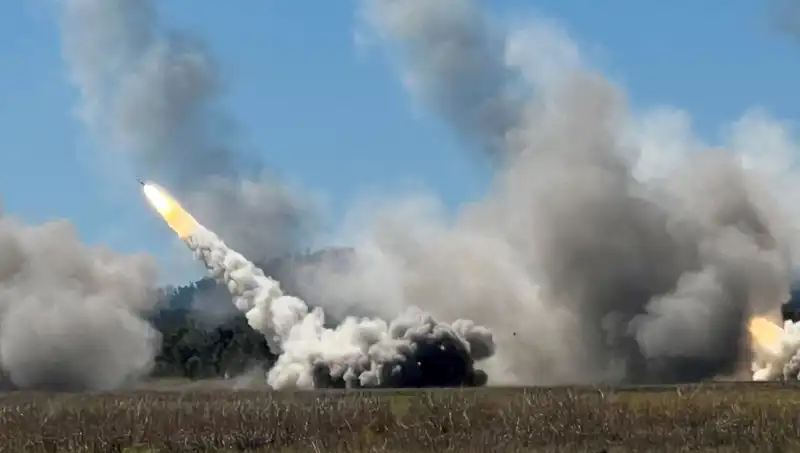 Avustralya'nın Askeri Gücünü Gösteren Tarihi HIMARS Atışı