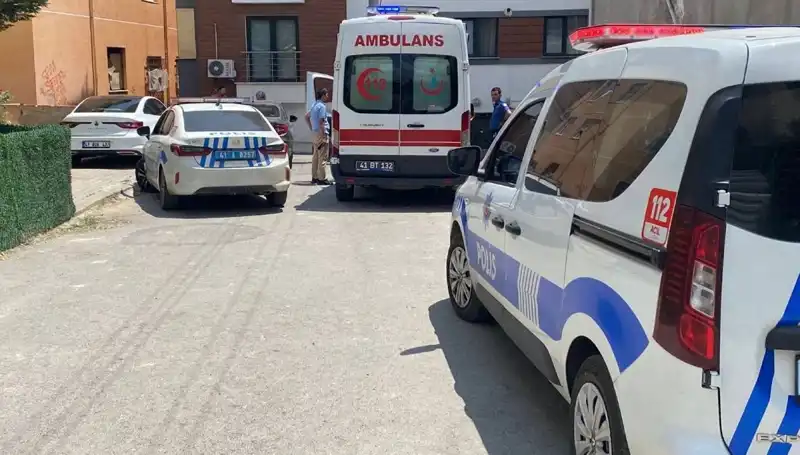 Bıçaklı Kavga: İki Kardeş ve Bir Polis Yaralandı, Olayın Perdesi Aralanıyor!