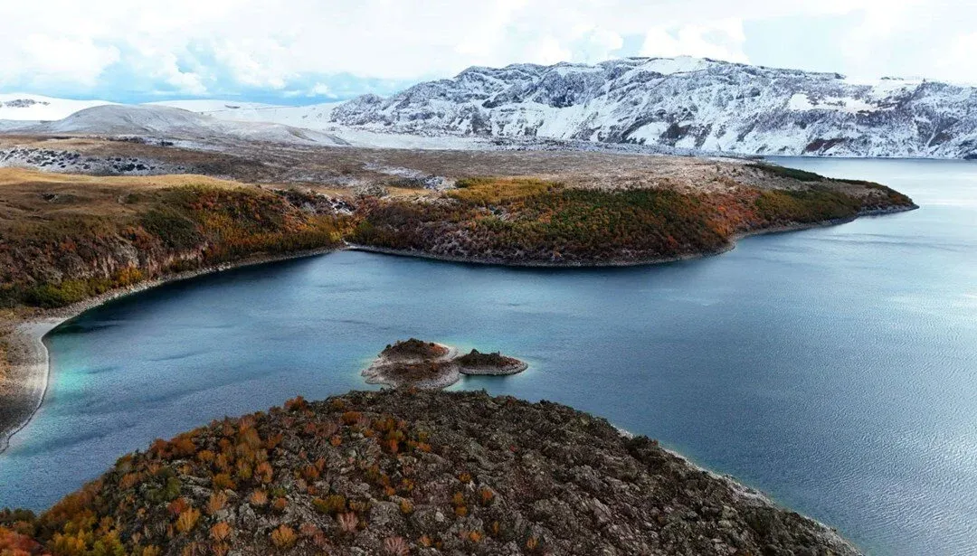 Bir Yanı Sonbahar, Bir Yanı Kış: Eşsiz Doğasıyla Hayran Bırakan Güzellik