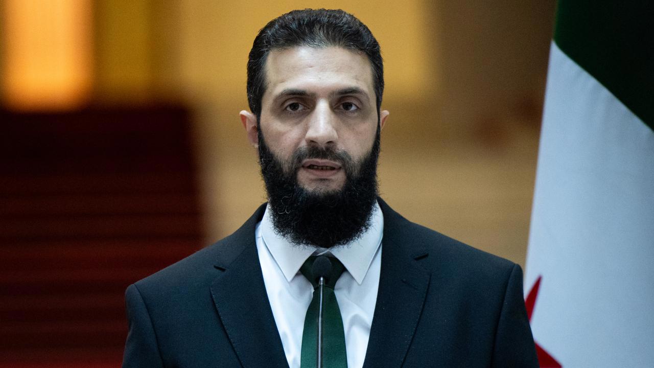 Suriye'deki yeni lider Şara, 2 yılda 14 milyon Suriyelinin döneceğini açıkladı