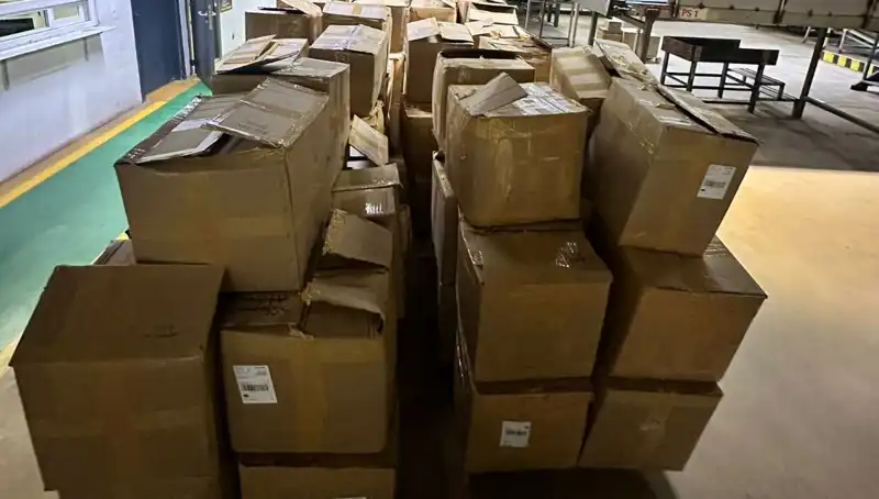 Kargo Şirketinde Büyük Operasyon: Depoda Kaçak Tütün Ele Geçirildi