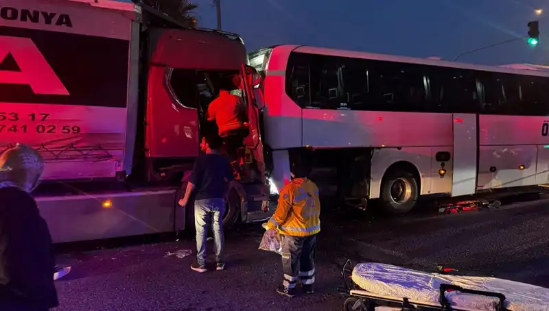 4 Araçlık Zincirleme Trafik Kazası: Hayatını Kaybeden Bir Kişi