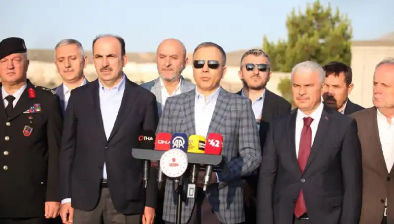 Bayram Sabahi Trafik Yoğunluğu: Bakan Yerlikaya'dan Kritik Uyarı!