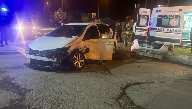 Pikap ve Otomobil Çarpışması: Şok Edici Olay ve Sonuçları