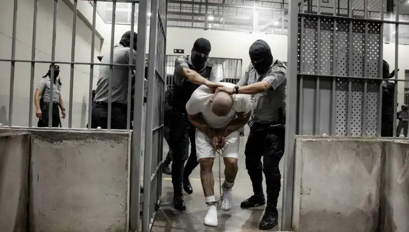 El Salvador: Trump’ın Kararına Rağmen Göçmenlerin Yeni Cenneti