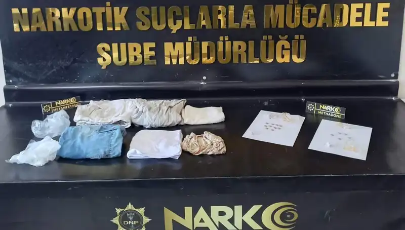 Midesinden Çıkan Kapsül Kapsül Uyuşturucu, Yolculuk Şok Etti