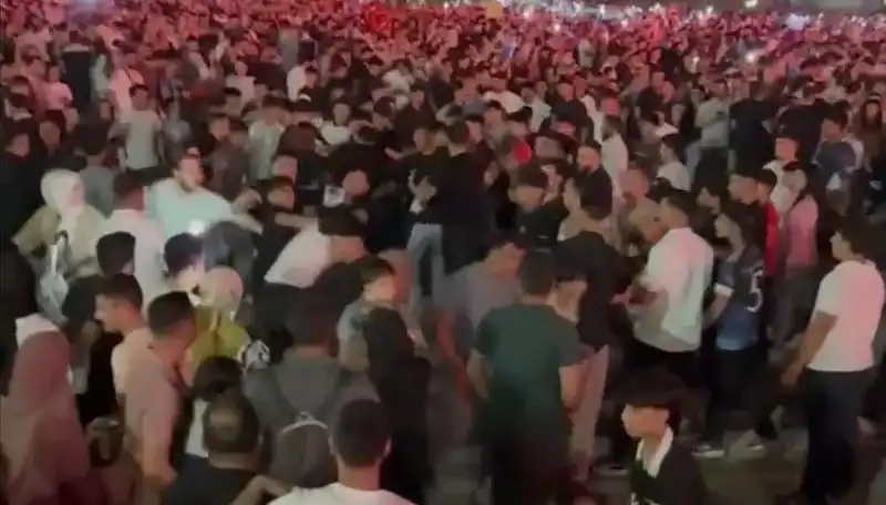 Bıçaklı Kavga Rüzgar Gibi Esti: Üç Kişi Yaralandı!
