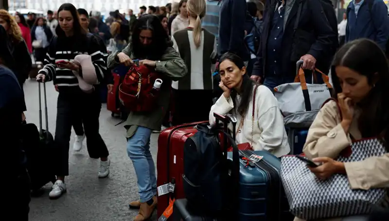 İspanya'da Kablo Hırsızlığı: Yolculuklar Ertelendi, Yolcular Trenlerde Mahsur Kaldı