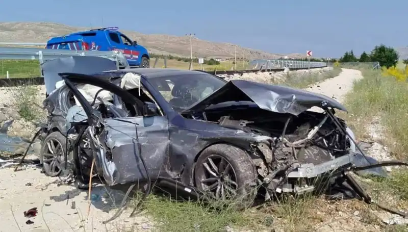 Sivas’ta İki Ayrı Trafik Kazası: Yaralıların Durumu ve Olayın Detayları