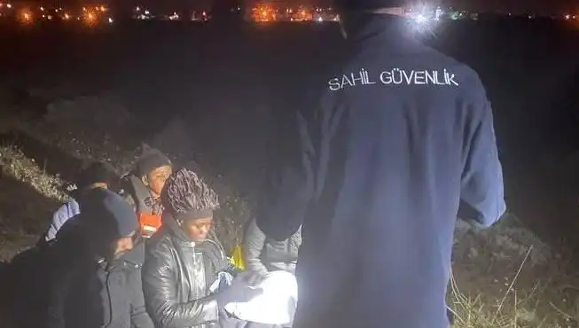 İzmir’de Düzensiz Göçmen Operasyonu: 7 Kişi Yakalandı