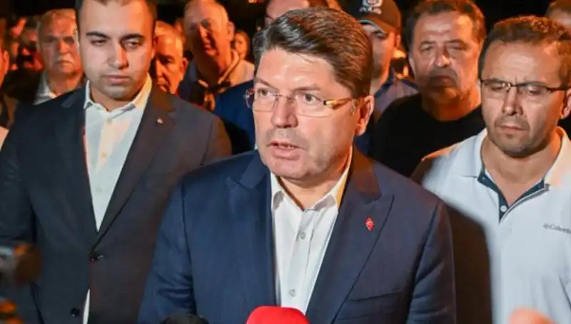 Bursa Orman Yangınlarının FETÖ Bağlantısı: Bakan Tunç’un Açıklamaları Gündem Oldu