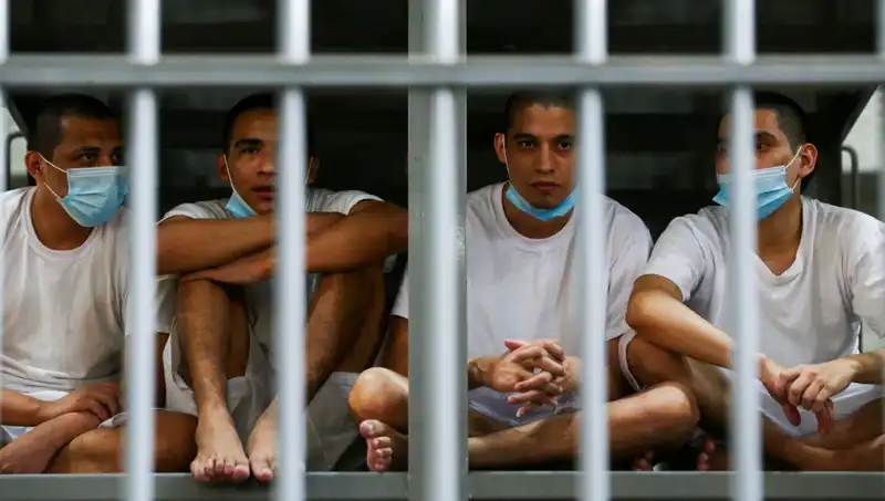 El Salvador'dan Venezuela'ya: Siyasi Tutuklular İçin Yeni Bir Çözüm Arayışı