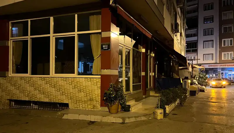 İzmir’de Kahvehane Önünde Kanlı Hesaplaşma: Bir Kişi Hayatını Kaybetti