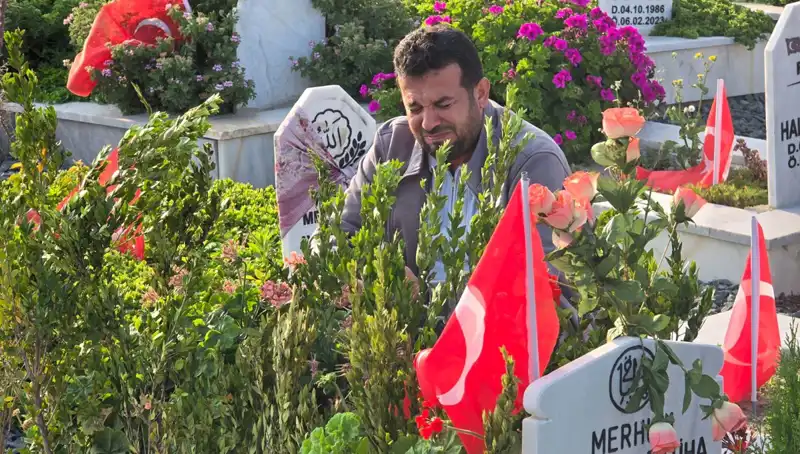 Deprem Şehitliğinde Yürek Burkan Bayram Törenleri ve Anma