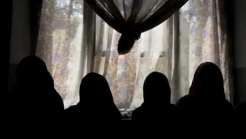 Taliban, Kadın Yazarların Eserlerini Yasaklayarak Haklarını Kısıtlıyor