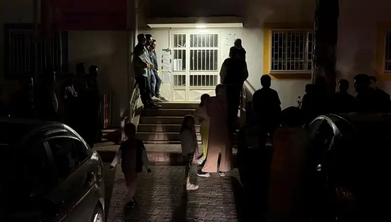 Okul Öncesi Eğitimde Fırtına: Anaokulu Kaydı İçin Gece Kuyruğuna Giren Veliler!