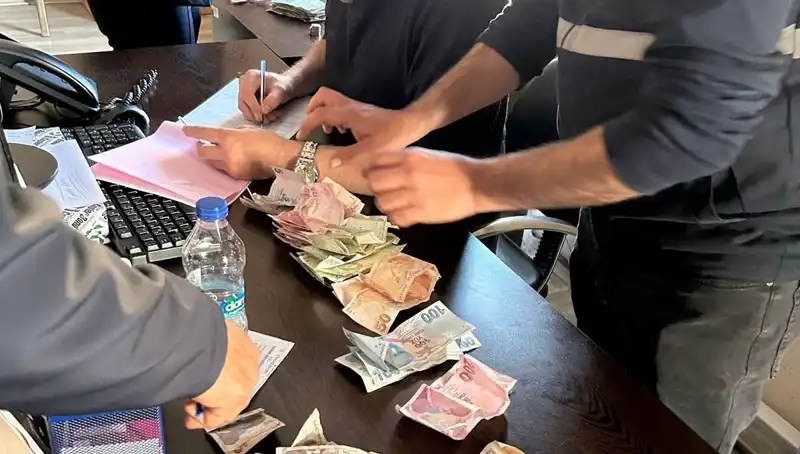 Antalya'da Dilencilikle Mücadele: Üzerlerinden Çıkan 19 Bin Lira Şok Etmişti!