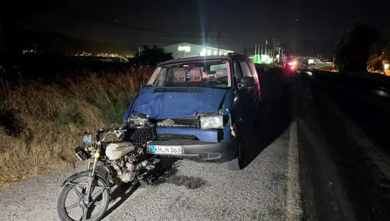 Söke’de Minibüs Motosiklete Çarptı: Üç Yaralı, Olayın Ayrıntıları Şoke Etti