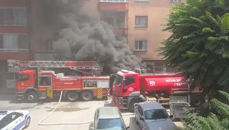 Niğde’deki Beyaz Eşya Deposunda Korkutan Yangın: Olayın Detayları