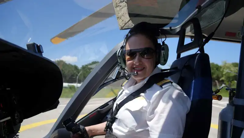 Türkiye’nin Tek Kadın Ambulans Helikopter Pilotu: Zehra Şahin’in İlham Verici Hikayesi