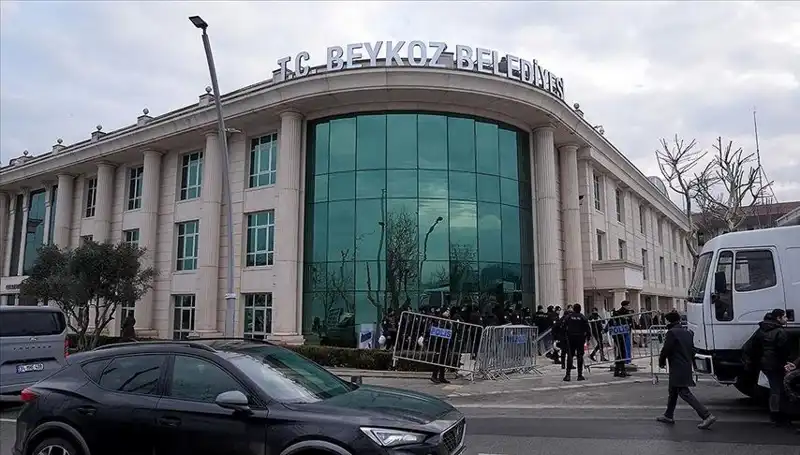 Beykoz Belediyesi’ndeki Operasyonda Sır Perdesi Aralanıyor: Başkan Yardımcısı Adliyeye Sevk Edildi!