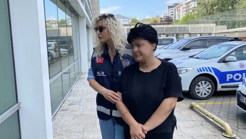 Annesine Bıçak Çeken Genç, Aile İçindeki Gizli Çatışmaları Ortaya Çıkarıyor