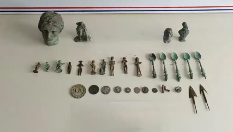 Roma Dönemine Ait Tarihi Eserler Ele Geçirildi: Tarihe Yolculuk