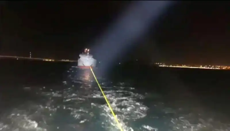 Çanakkale Boğazı'nda Gemi Arızası: Deniz Trafiği Durduruldu
