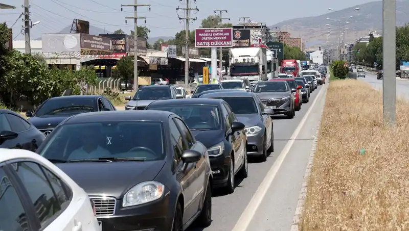 Aydın-Muğla Arası 60 Kilometrelik Araç Kuyruğu: Tatil Kargaşası!