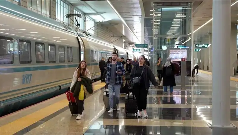 YHT'lerde Yeni Ek Seferlerle Yolculuklar Daha Konforlu Hale Geliyor