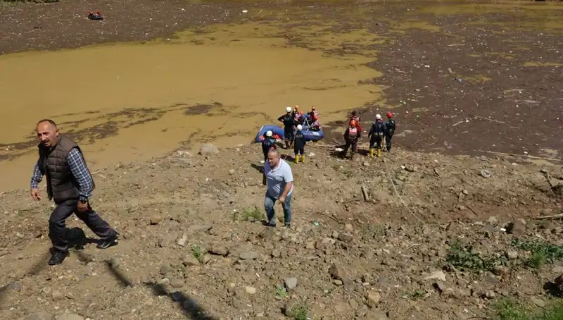 Trabzon'da Sele Kapılan Adamın Dramı: Su Tahliyesi Esnasında Yaşananlar