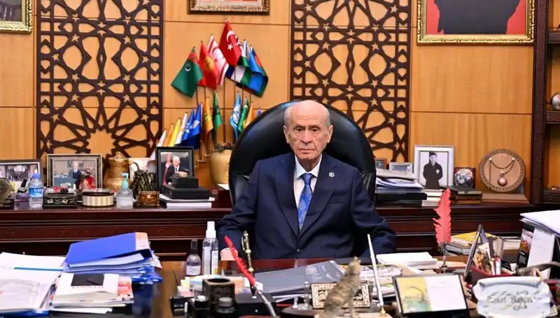 Bahçeli, Galatasaray’ın Şampiyonluğunu Kutlayarak Rekabeti Yükseltti