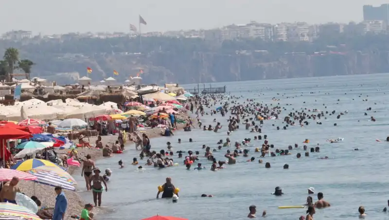 Antalya'da Akdeniz Sıcaklığı: Deniz Keyfi Artık Herkes İçin Ulaşılabilir