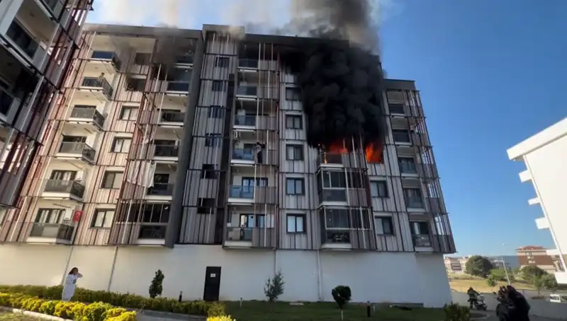 Çanakkale'de Korku Dolu Saatler: Yangınla Uyanan Şehir