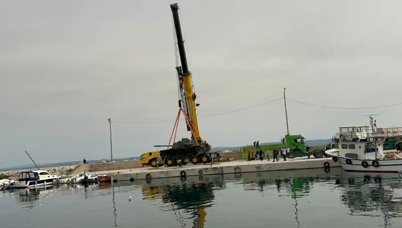 Saros Körfezi'nde Tarihi Bir An: Tank Batırma Operasyonu Gerçekleşiyor
