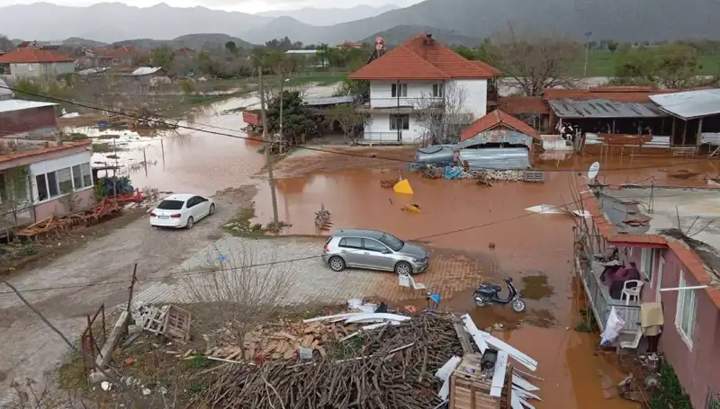 Burdur'da Şiddetli Yağış Sonrası Hayat Durma Noktasına Geldi!