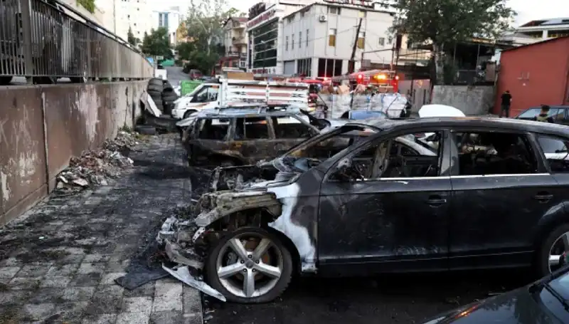 Sanayide Tamir Bekleyen Araçlar Alev Alev: Büyük Yangın Olayı!