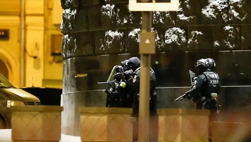 Rusya'da Bir Çatıdan Rastgele Açılan Ateş, Korku Dolu Anlar Yaşattı