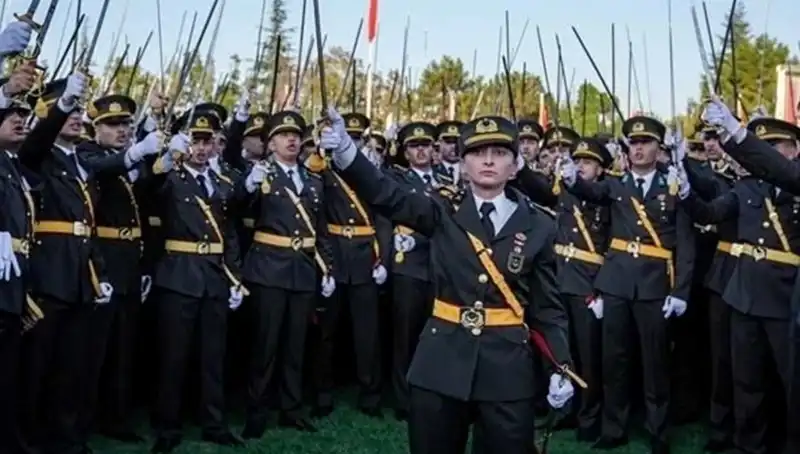 Kılıçlı Yeminde İkinci Emeklilik: Dikkat Çeken Gelişmeler