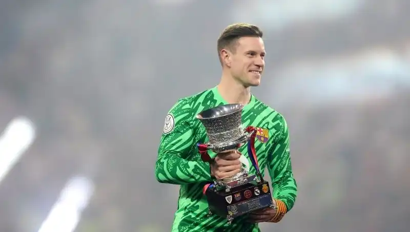 Barcelona'da Ter Stegen'ın Sakatlıktan Dönüş Şansı: Kalede Kim Yer Alacak?