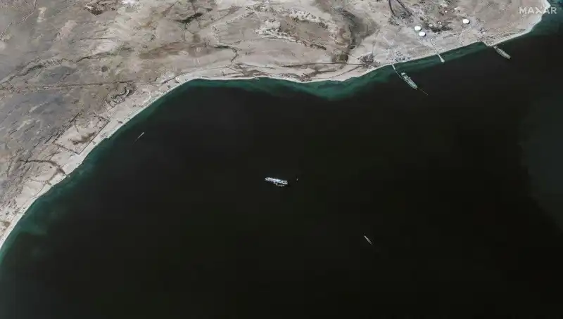 Yunan Gemisine Saldırı: Mürettebat Hayatlarını Nasıl Kurtardı?