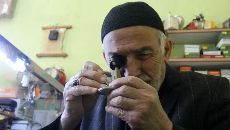 Yarım Asırdır 20 Metrekarelik Dükkanda Zamanı Durduran Usta