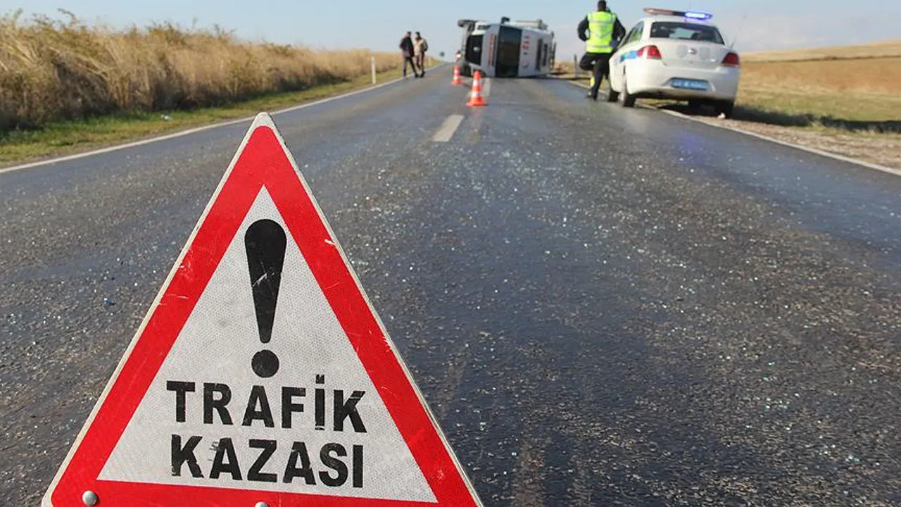 Ters Yönde Giden Araç Kazaya Neden Oldu: 3 Kişi Hayatını Kaybetti, 2 Kişi Yaralı